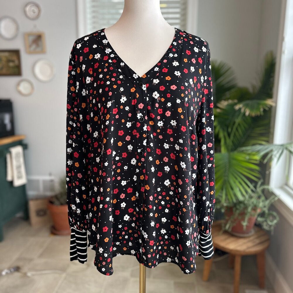 Cabi Valentine Cheerful Floral Blouse #3957 Button Up Mixed Media Size L
